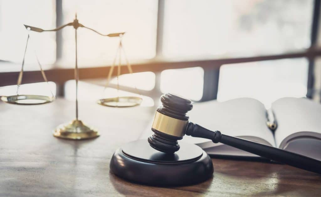 גישור או בוררות