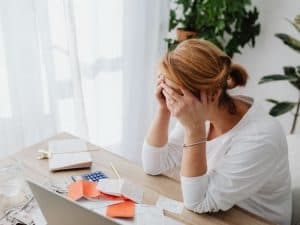 אלימות כלכלית