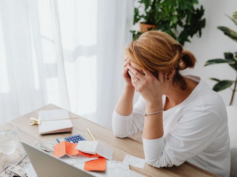 אלימות כלכלית